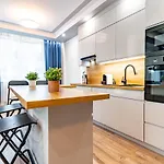 Wrocapartments Starcenter - Parking Free Апартаменты