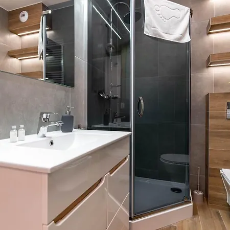 Wrocapartments Starcenter - Parking Free Apartment Wroclaw