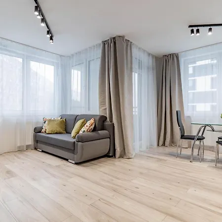 Апартаменти Wrocapartments Starcenter - Parking Free Вроцлав