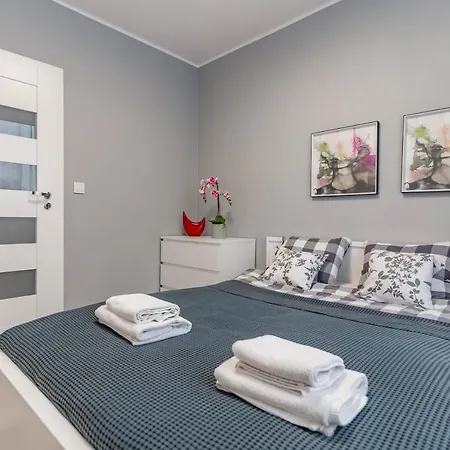 Апартаменти Wrocapartments Starcenter - Parking Free Вроцлав