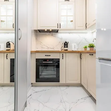 Апартаменти Wrocapartments Starcenter - Parking Free Вроцлав